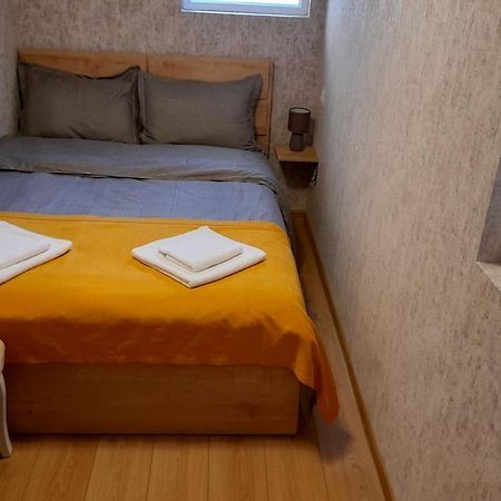 Yellow Apartment Tbilisi Ngoại thất bức ảnh