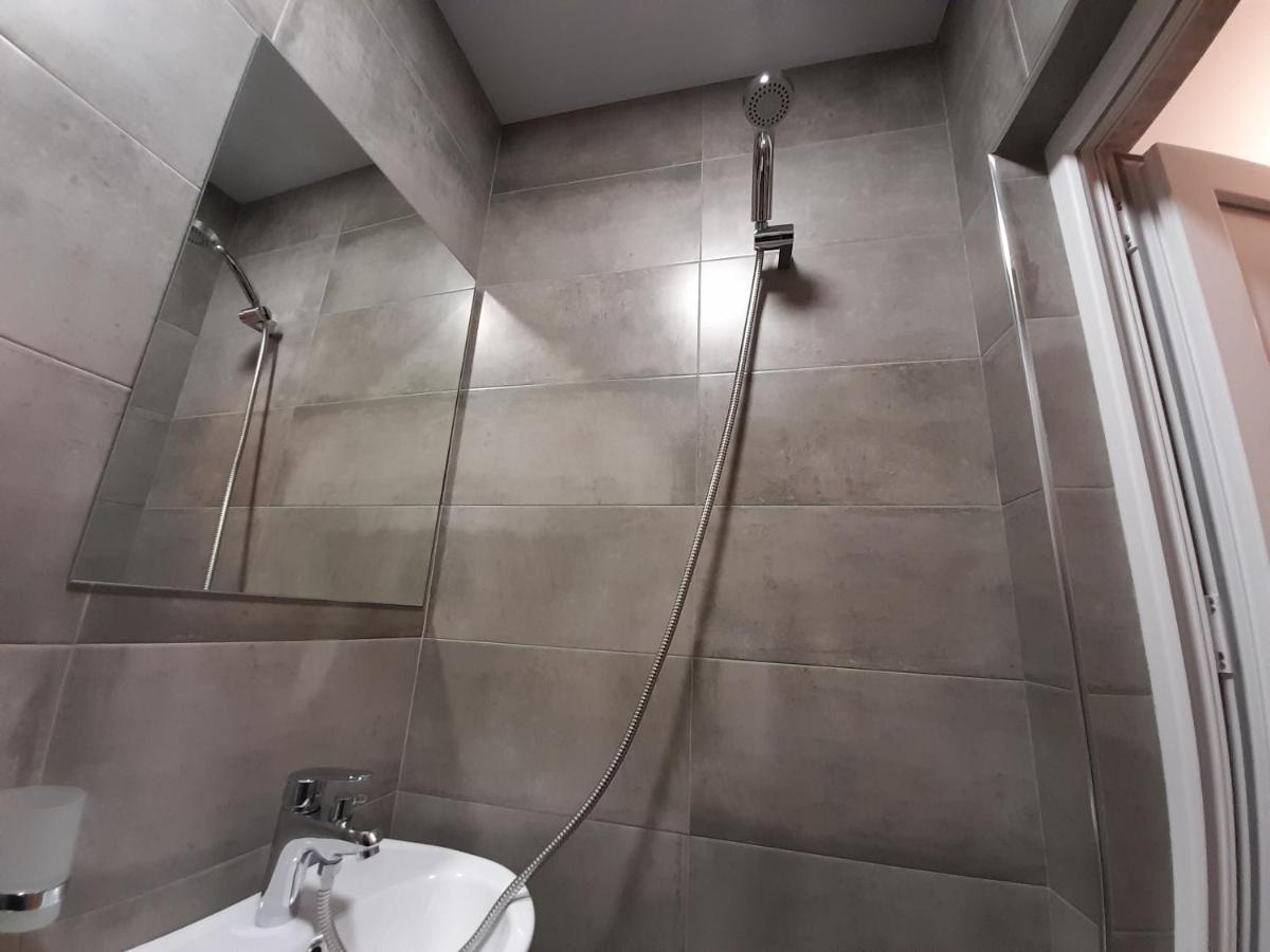 Yellow Apartment Tbilisi Ngoại thất bức ảnh